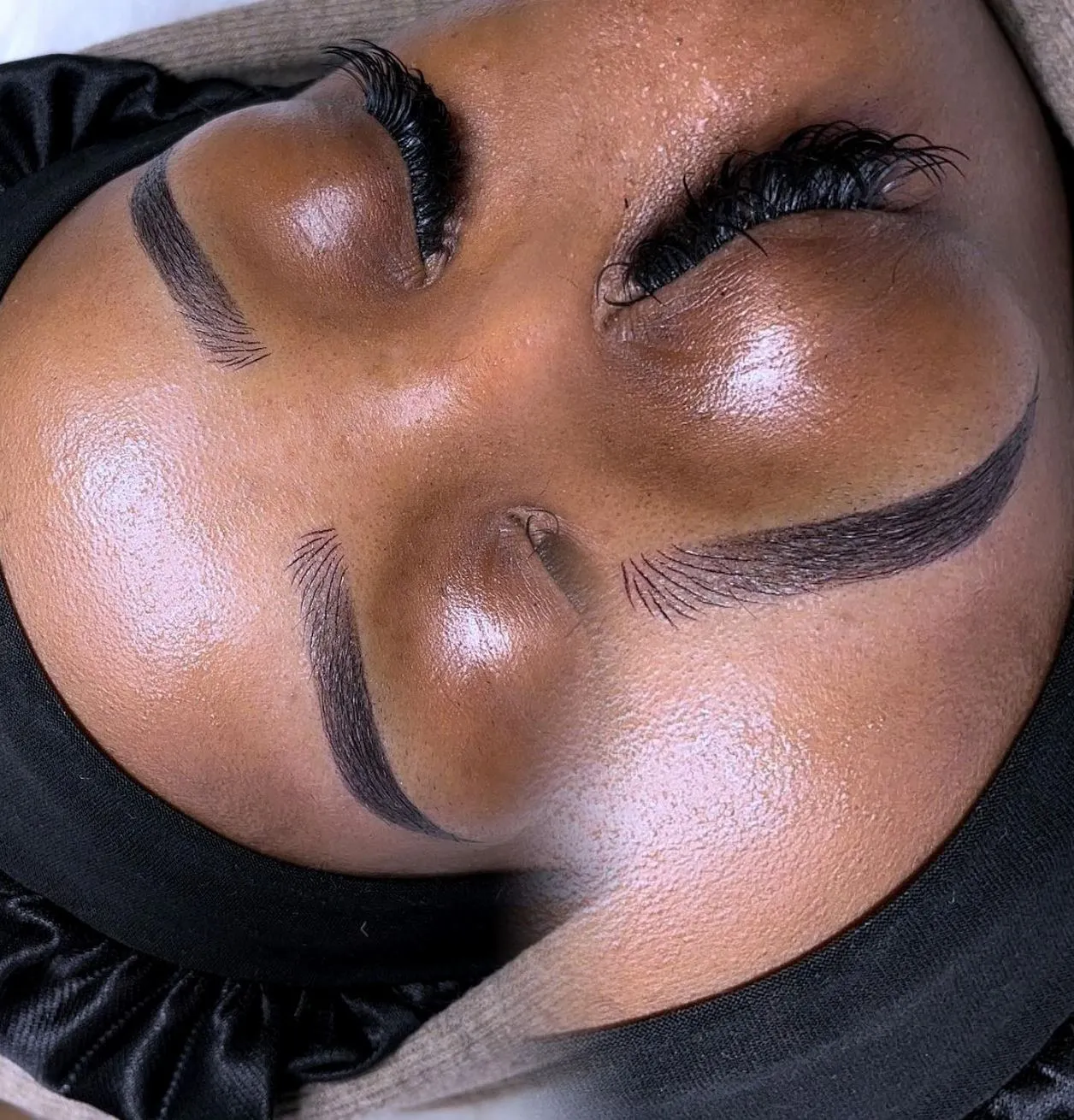 Tips for achieving natural-looking microbladed eyebrows